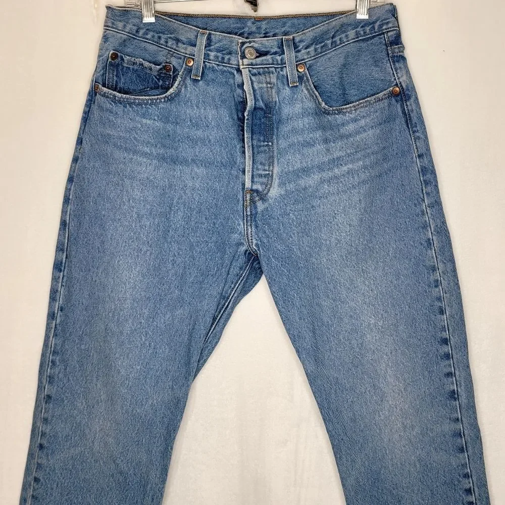 Levi's 501 Button Fly Relaxed Blue Jeans Size 30 x‎ 26